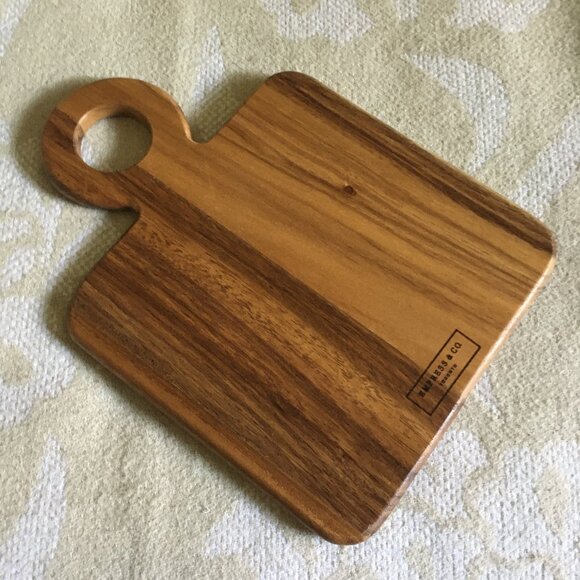 NWOT Acacia Wood Charcuterie Board - Picture 4 of 9